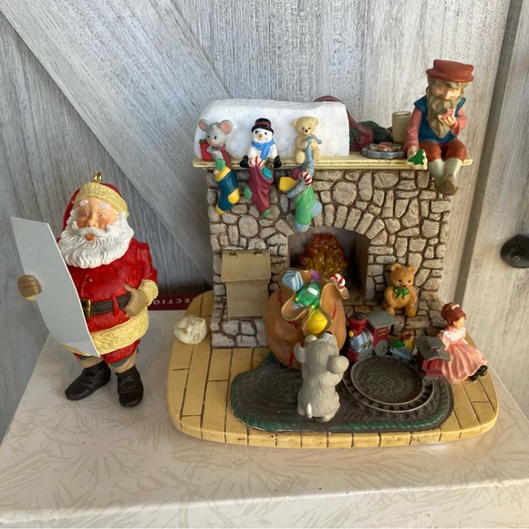 Hallmark Santas Favorite Stop Fireplace 1993 in Box 2 Signatures - Picture 1 of 9